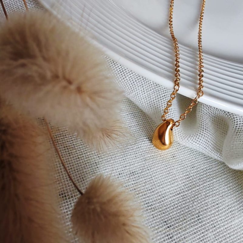 Golden teardrop