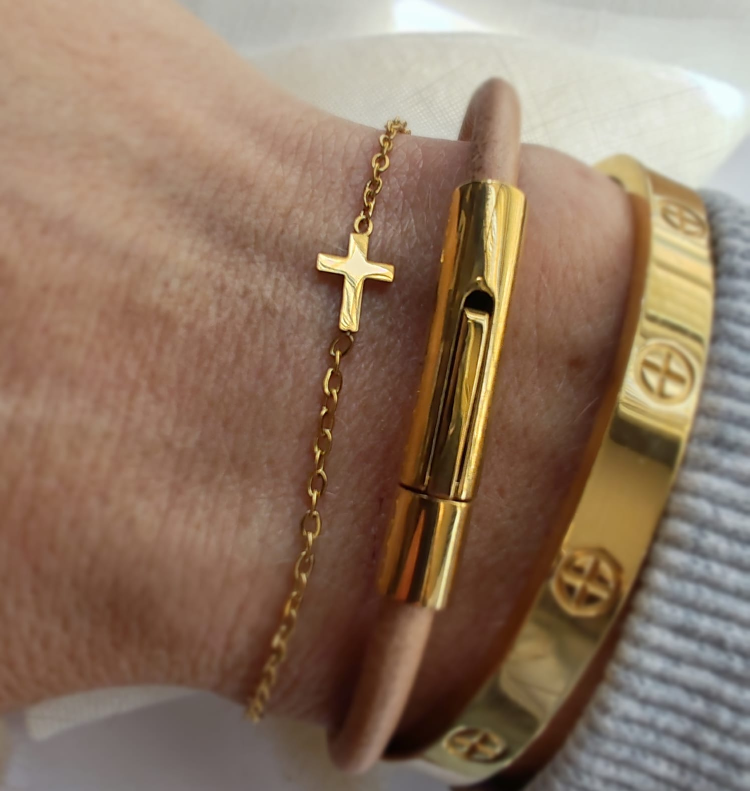 Petite cross bracelet - Image 2