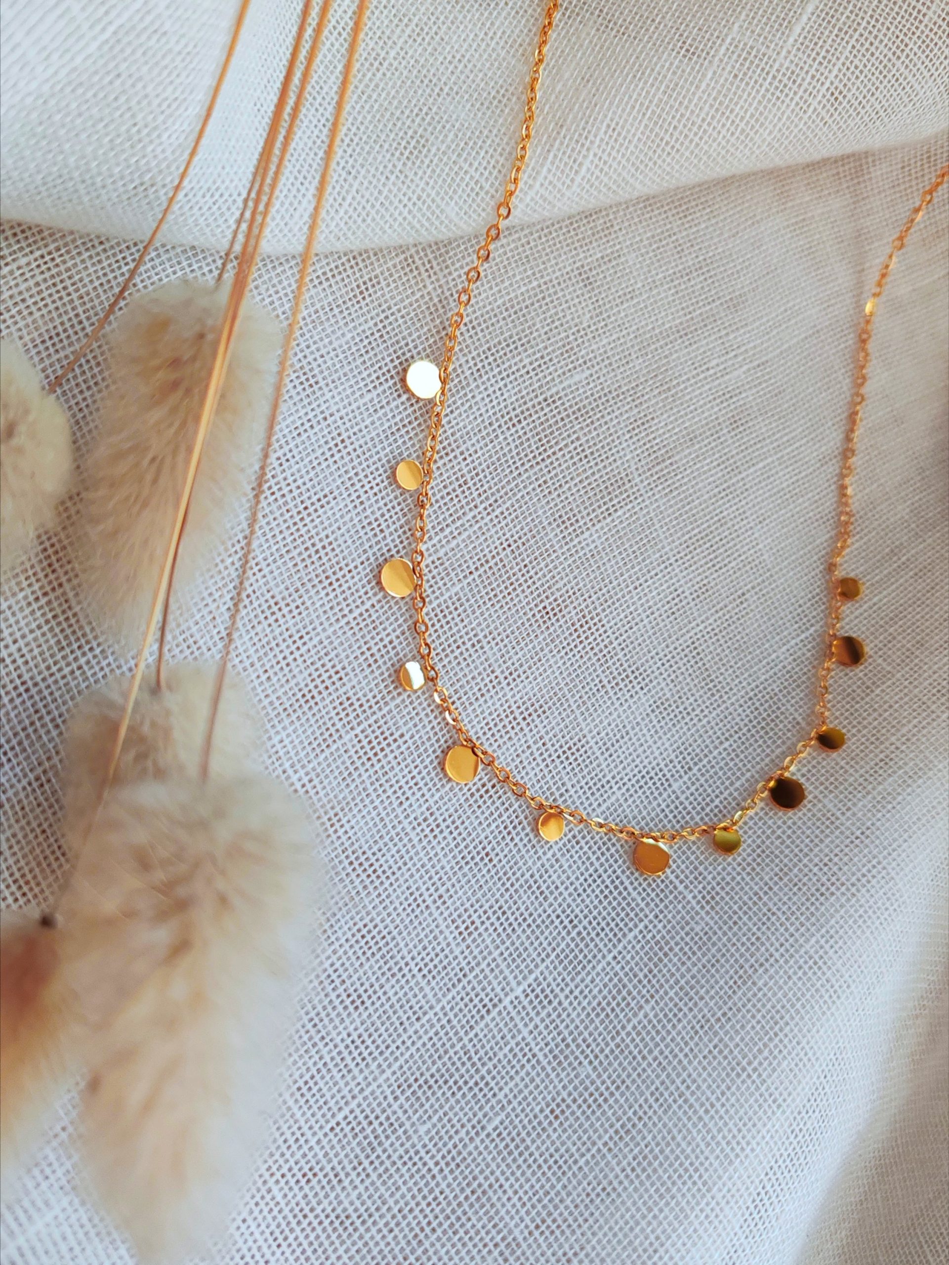 Chelsea necklace gold