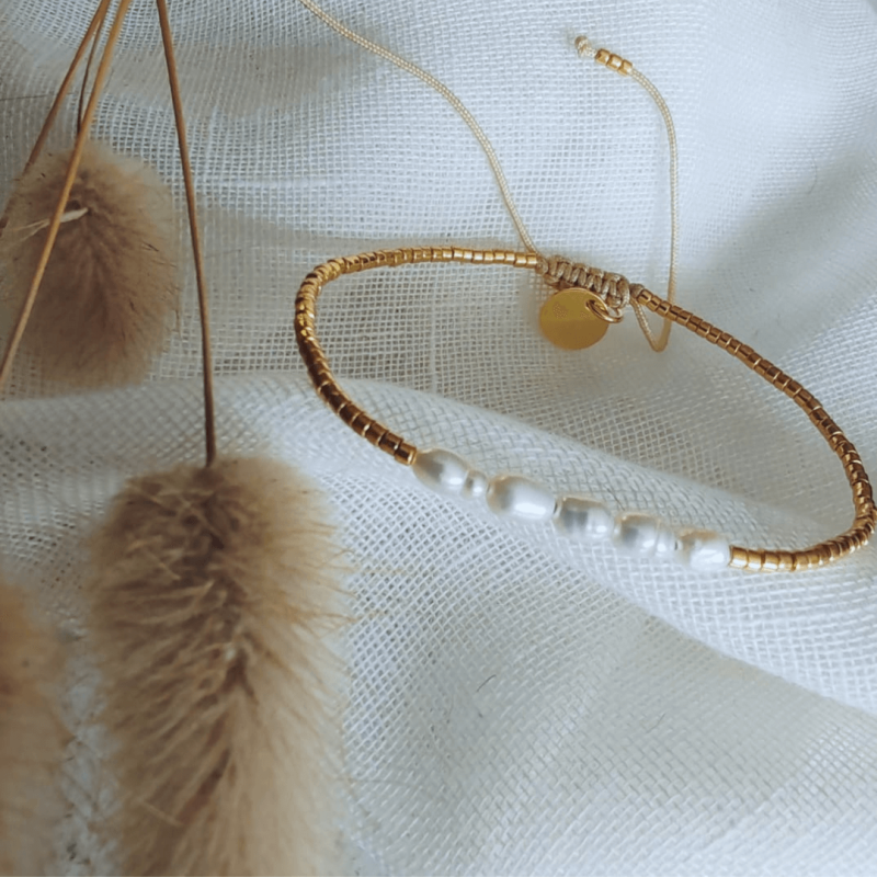 Pearly beach bracelet