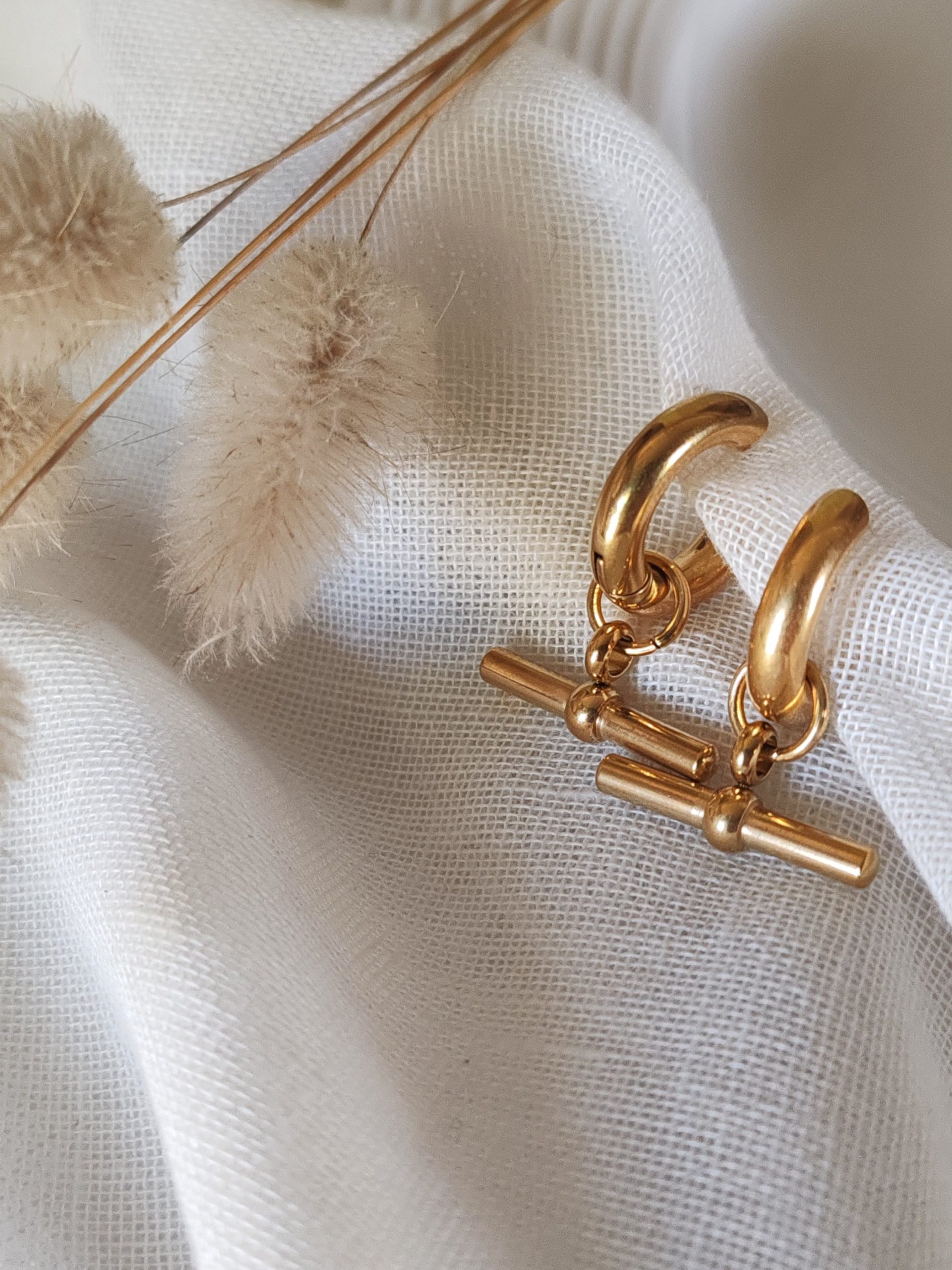 T-bar earrings