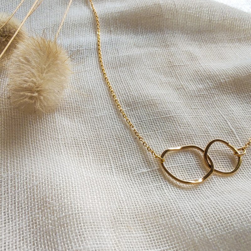 Woven necklace