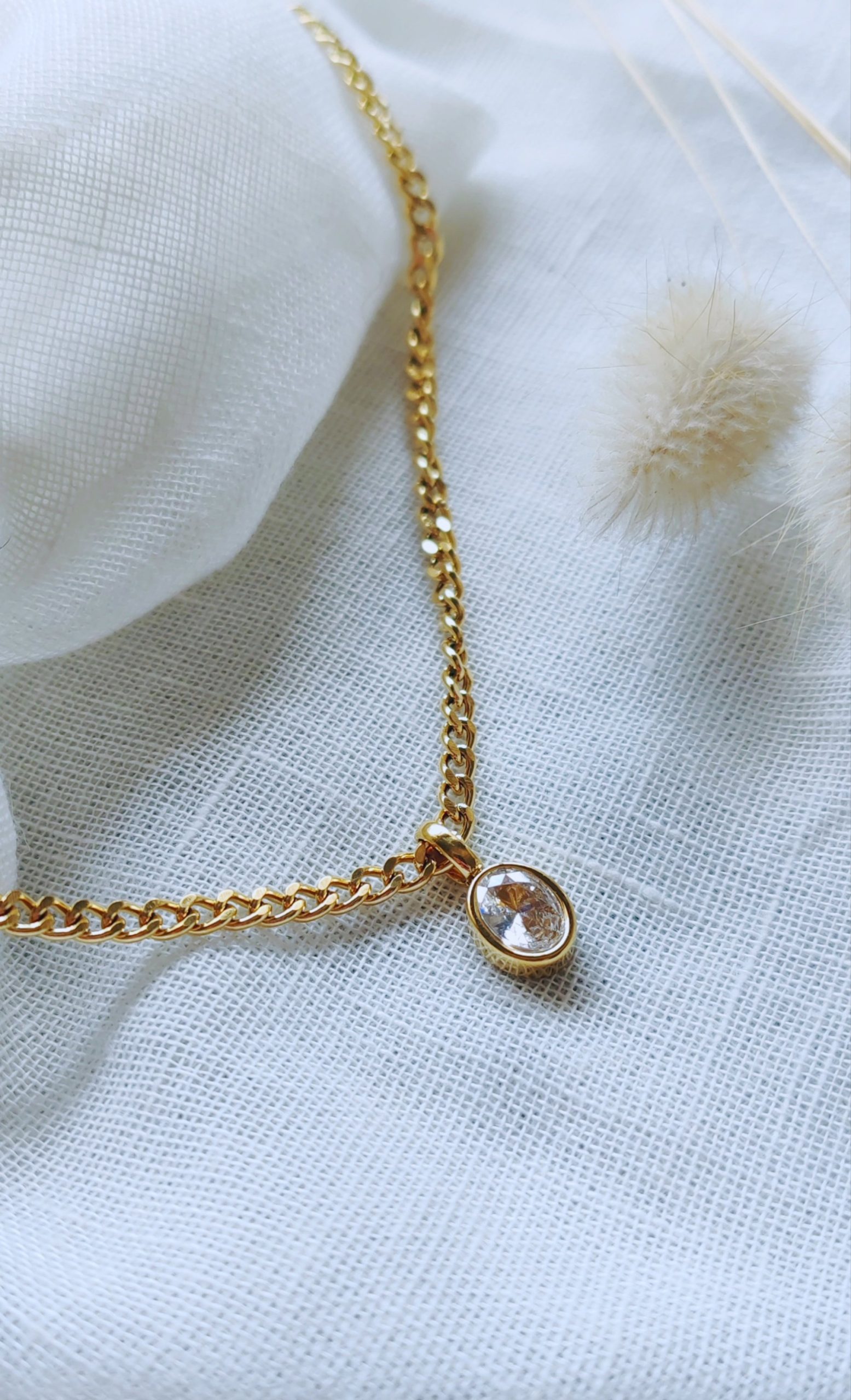 Bella necklace